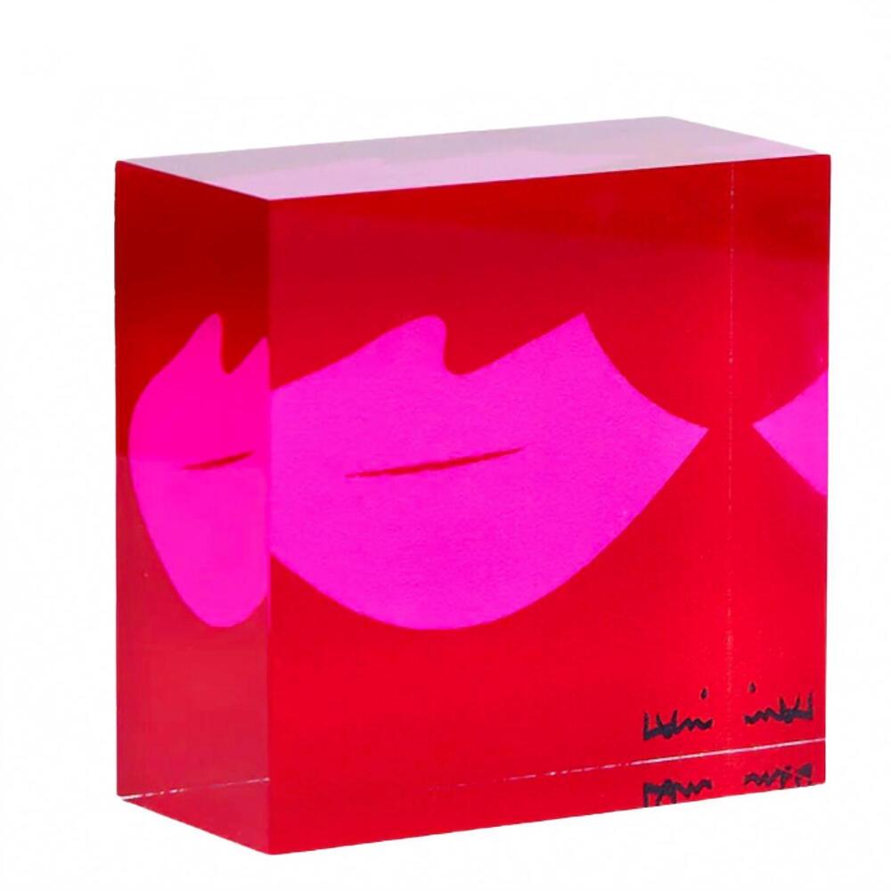NEW KERRI ROSENTHAL mwah hunk of love paperweights decor in cherri red